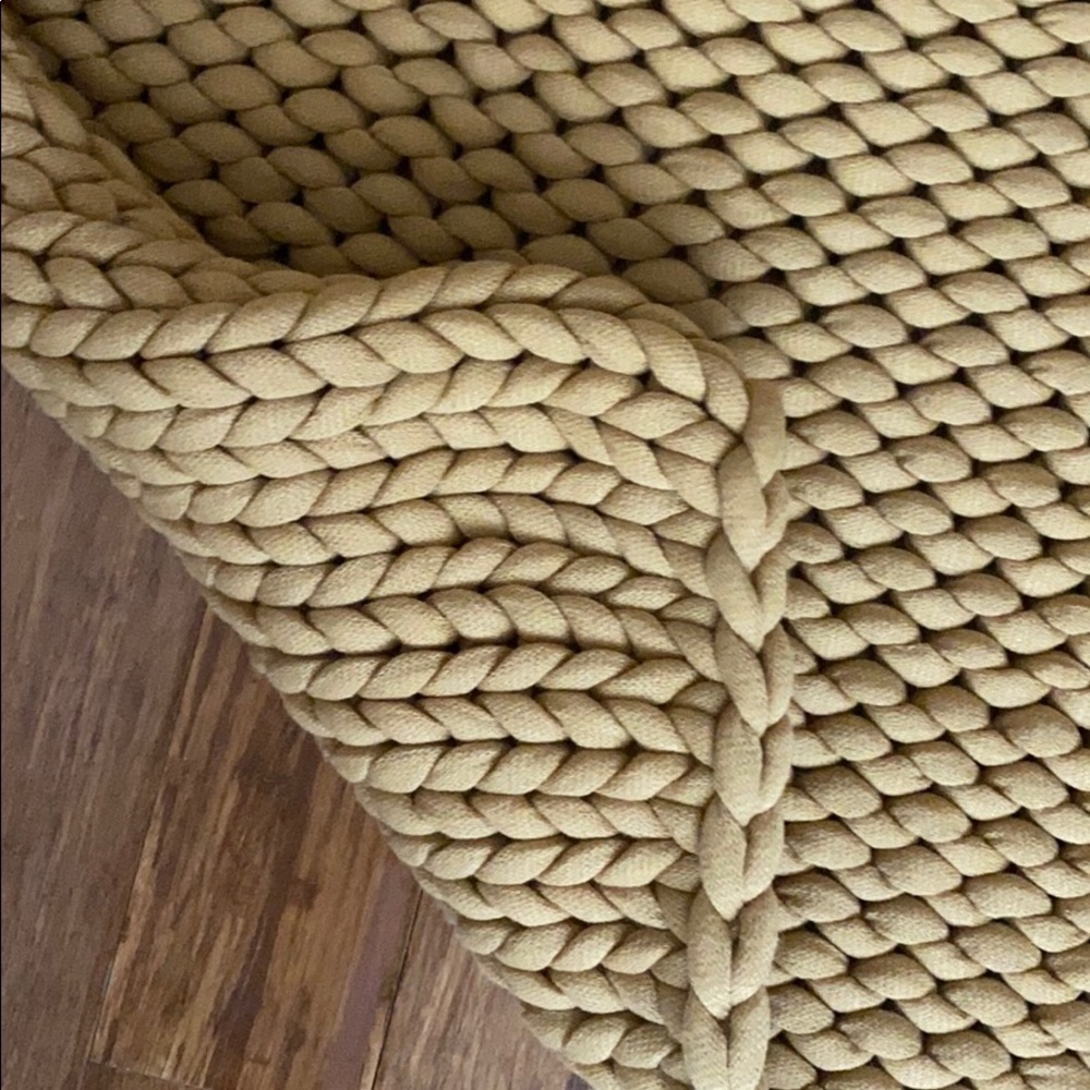 Hardwick Chunky Knitted Acrylic Throw